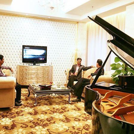 Glarun Jinling Hotel Nanjing  Exterior photo