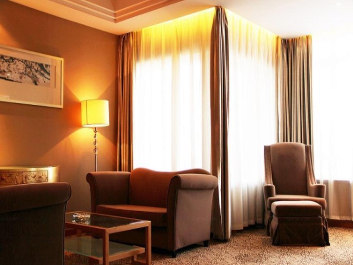 Glarun Jinling Hotel Nanjing  Exterior photo
